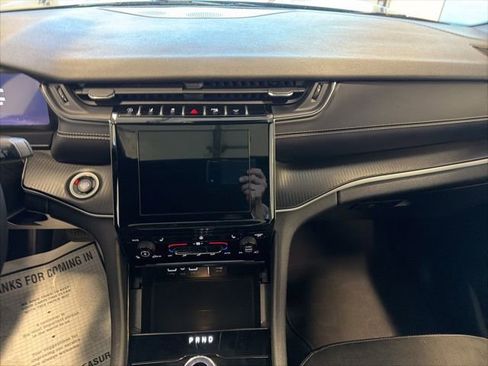 Used 2023 Jeep Grand Cherokee Altitude AWD/4WD image 23