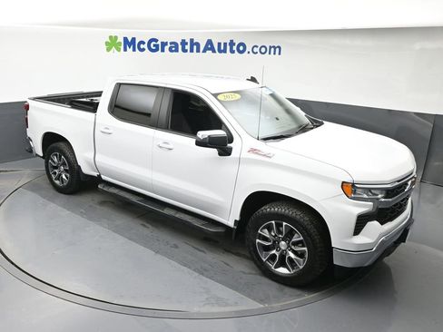 Used 2025 Chevrolet Silverado 1500 LT w/ Z71 Off-Road Package image 3