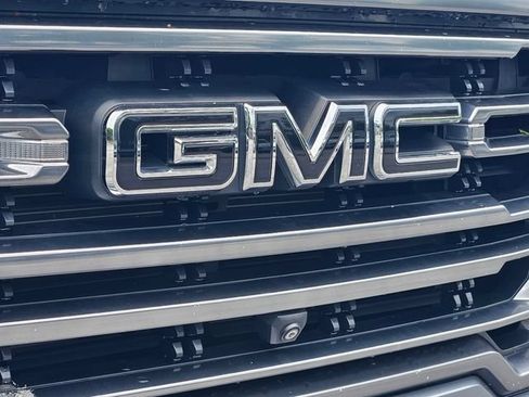 Used 2020 GMC Sierra 1500 AT4 w/ AT4 Premium Package AWD/4WD image 4