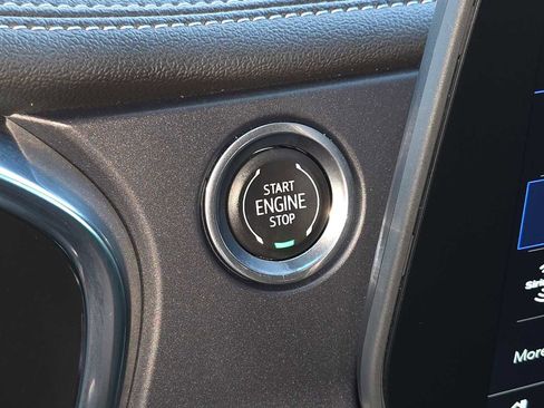 Used 2023 Chevrolet Blazer LT image 24