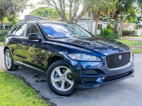 Used 2017 Jaguar F-PACE Premium image 34