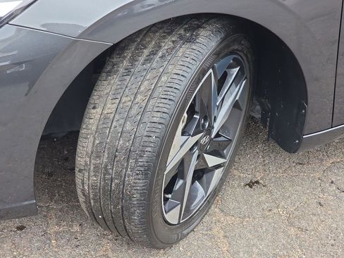 Certified 2023 Hyundai Elantra SEL w/ Convenience Package image 41