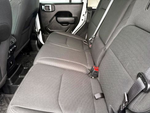 Used 2023 Jeep Wrangler Unlimited w/ Sun & Screen Package image 7