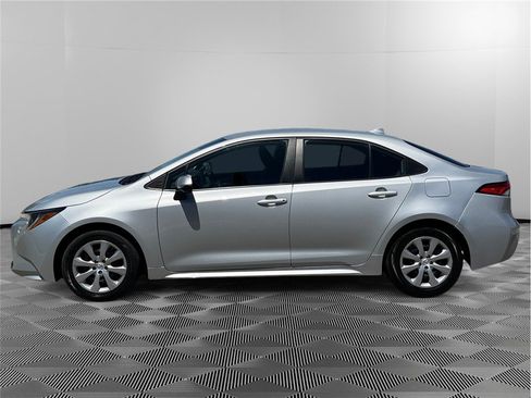 Used 2024 Toyota Corolla LE FWD image 2
