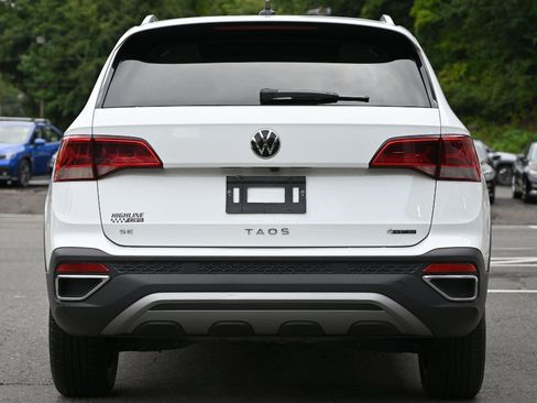 Used 2024 Volkswagen Taos SE AWD/4WD image 5