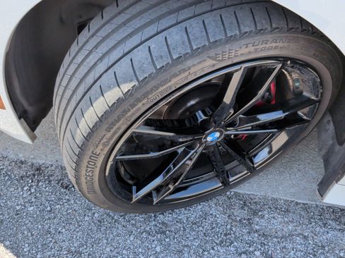 Used 2023 BMW 330i Sedan w/ M Sport Package RWD image 12