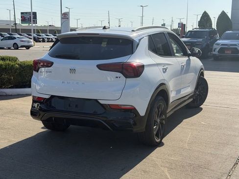 Used 2024 Buick Encore GX Sport Touring FWD image 5