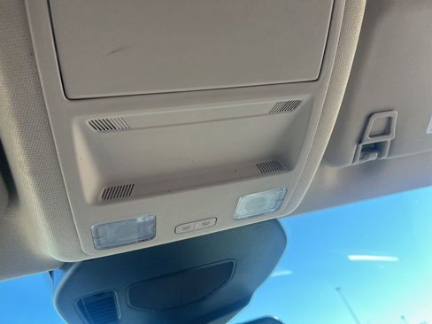 Used 2020 Ford Escape SE image 9