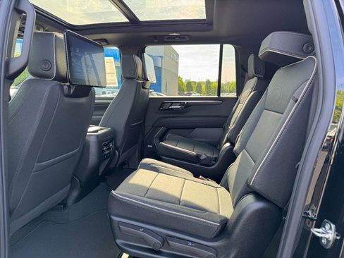 New 2026 Chevrolet Suburban Premier AWD/4WD image 36