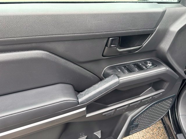Used 2024 Toyota Tacoma SR5 AWD/4WD image 8