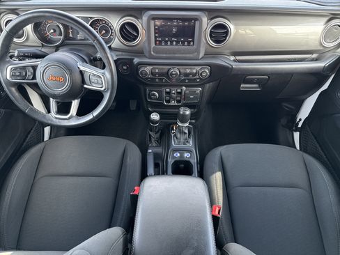 Used 2019 Jeep Wrangler Unlimited Sahara image 29