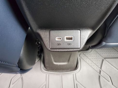 Used 2023 Chevrolet Bolt EUV Premier w/ Super Cruise Package FWD image 14