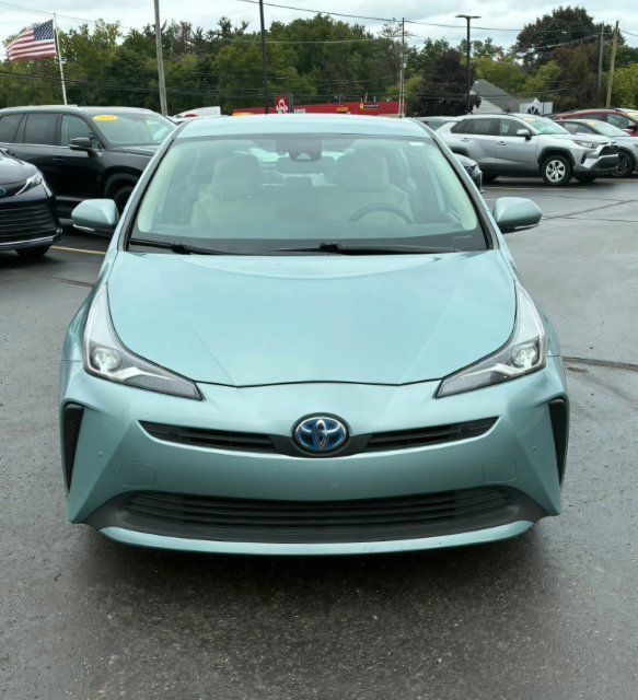 Used 2019 Toyota Prius XLE FWD image 2