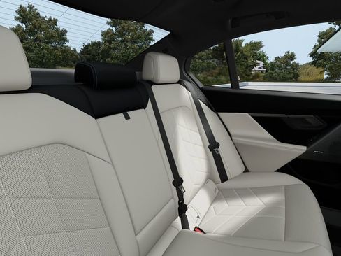 Used 2026 BMW 530i xDrive w/ M Sport Package image 38