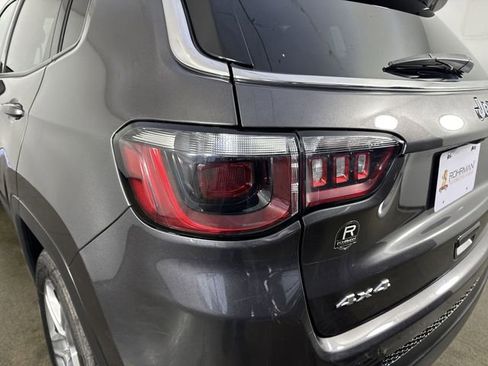 Used 2023 Jeep Compass Latitude w/ Sun and Sound Group image 31