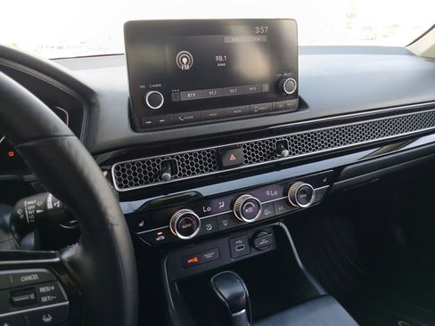 Used 2022 Honda Civic EX image 11