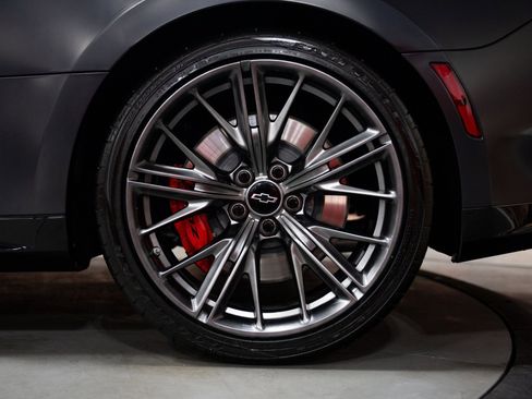 Used 2024 Chevrolet Camaro ZL1 RWD image 11