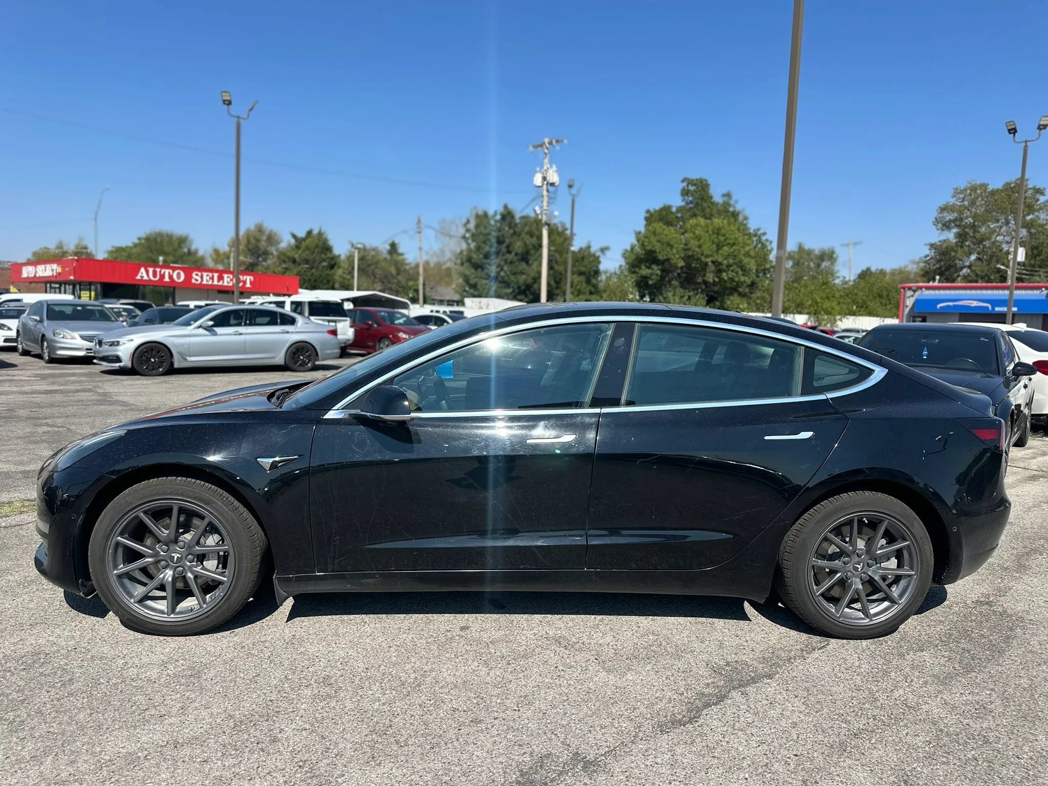 Used 2020 Tesla Model 3 Standard Range Plus RWD image 9