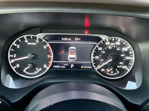 Used 2023 Nissan Rogue SV image 10