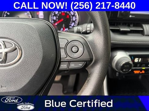 Used 2021 Toyota RAV4 XLE FWD image 10
