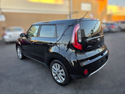 Used 2018 Kia Soul + FWD image 6