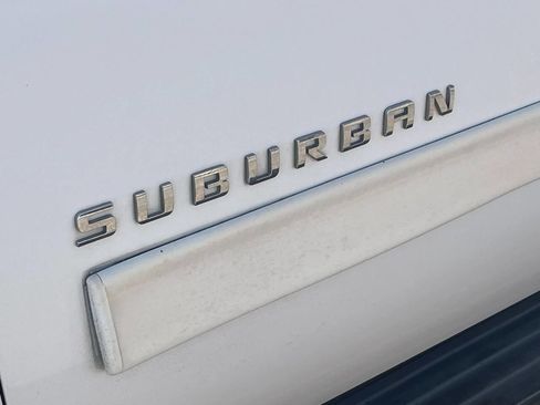 Used 2012 Chevrolet Suburban LT image 10