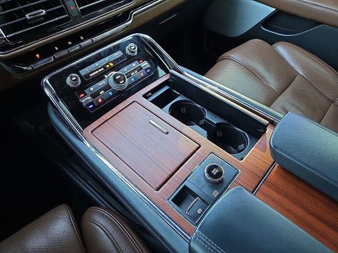 Certified 2024 Lincoln Navigator L Reserve image 25
