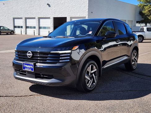 Used 2025 Nissan Kicks SV image 6