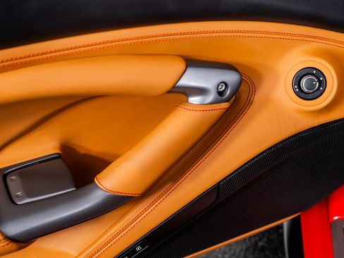 Used 2022 Ferrari F8 Tributo image 26