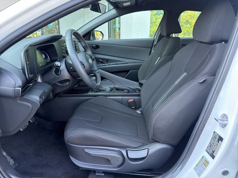 Used 2026 Hyundai Elantra Sport FWD image 21