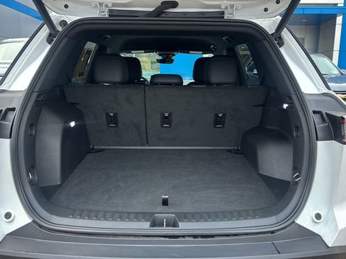 Used 2025 Chevrolet Equinox LT w/ Convenience Package II image 24