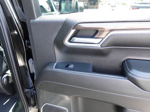 Used 2023 Chevrolet Silverado 1500 LT AWD/4WD image 28