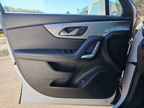 Used 2020 Chevrolet Blazer LT image 32