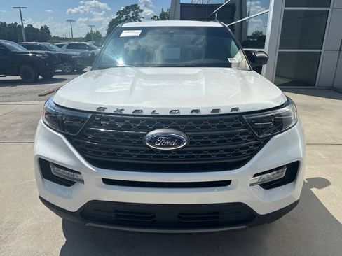 Used 2024 Ford Explorer XLT w/ Equipment Group 202A RWD image 2