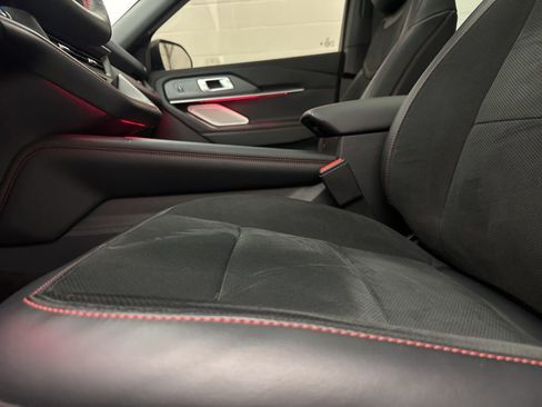 Used 2025 Ford Explorer ST image 30