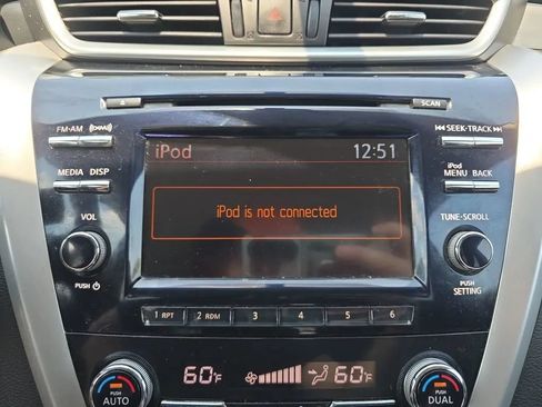Used 2017 Nissan Murano S AWD/4WD image 29