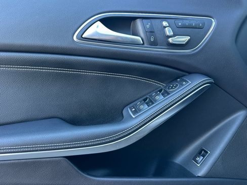 Used 2018 Mercedes-Benz CLA 250 image 11