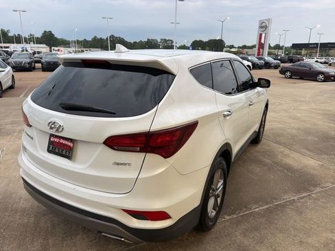 Used 2017 Hyundai Santa Fe Sport FWD image 4