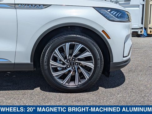 Used 2025 Lincoln Aviator AWD w/ Equipment Group 101A image 12