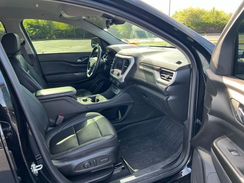 Used 2023 GMC Acadia SLT w/ Elevation Edition image 10