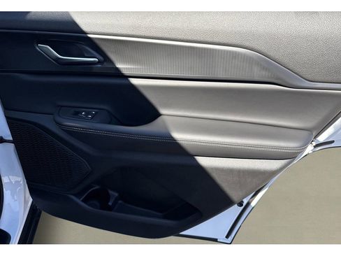 New 2025 Jeep Grand Cherokee L Laredo w/ Trailer Tow Package image 19