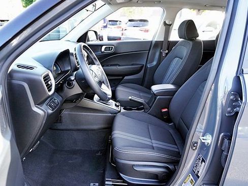 Certified 2025 Hyundai Venue SEL FWD image 14