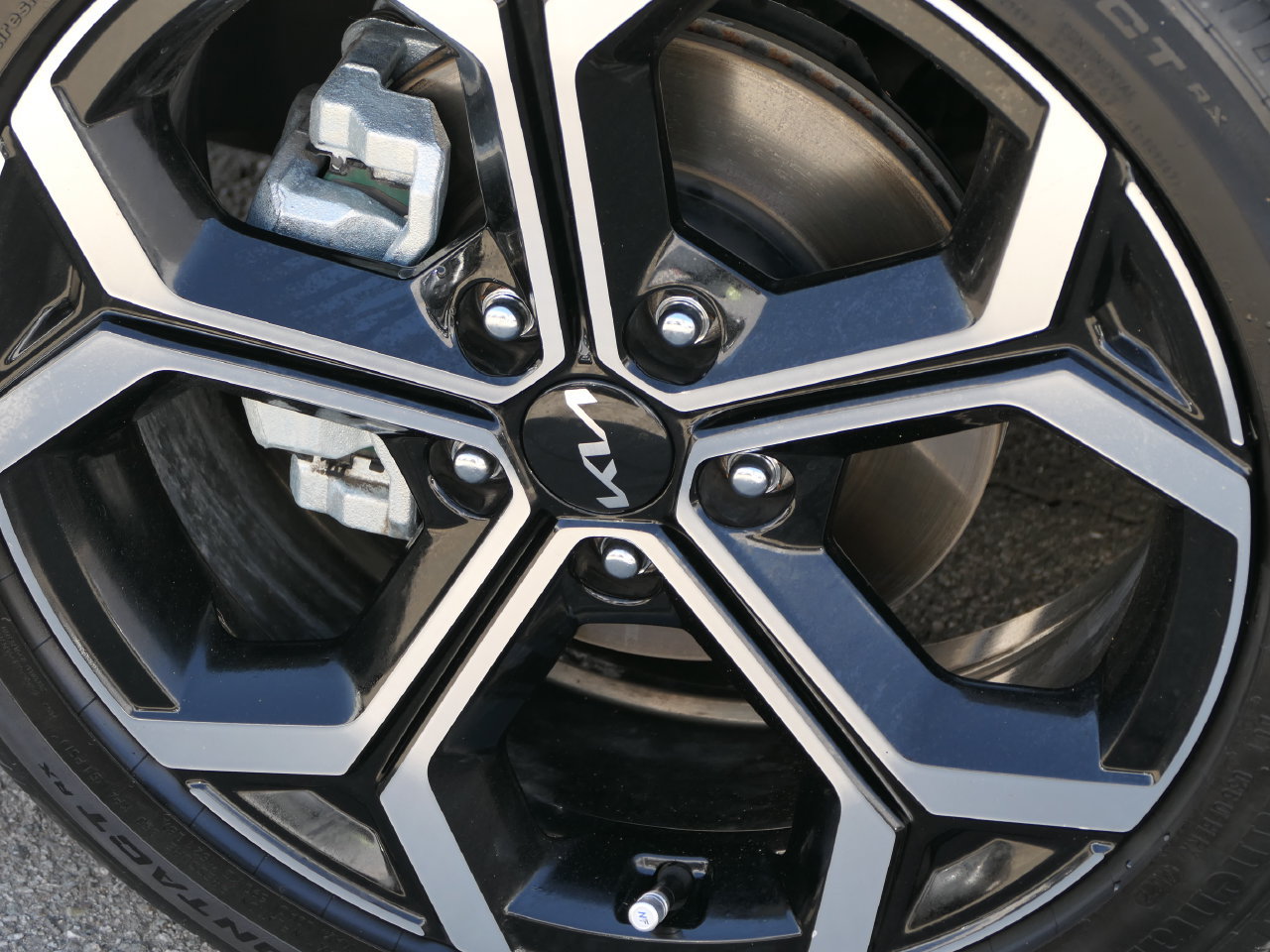 Certified 2024 Kia Niro SX Touring FWD image 11