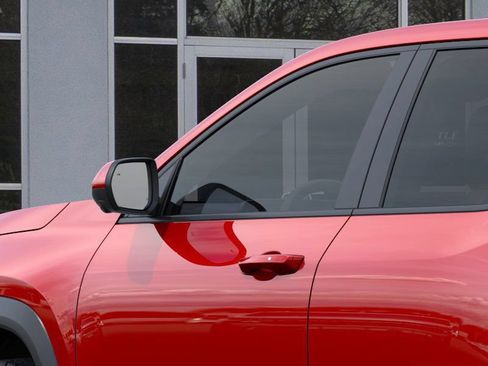 New 2026 Chevrolet Equinox LT w/ Safety and Technology Package FWD image 19