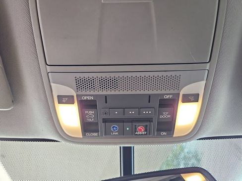 Used 2018 Acura RDX w/ Technology Package FWD image 22