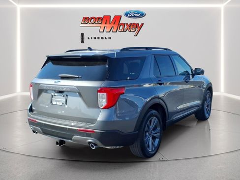 Used 2023 Ford Explorer XLT w/ Equipment Group 202A AWD/4WD image 4