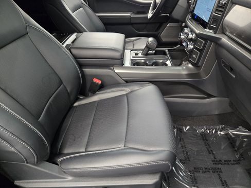 Used 2025 Ford F150 Lariat w/ Equipment Group 501A Mid image 14