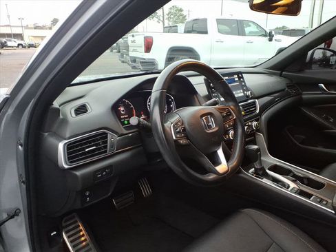 Used 2020 Honda Accord Sport image 6