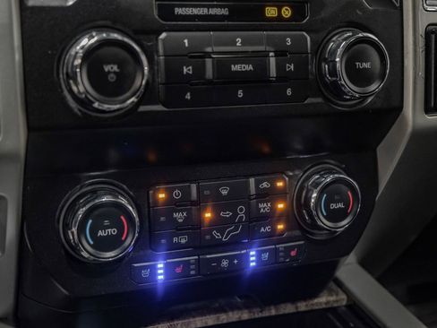 Used 2019 Ford F250 Lariat w/ Lariat Ultimate Package AWD/4WD image 27