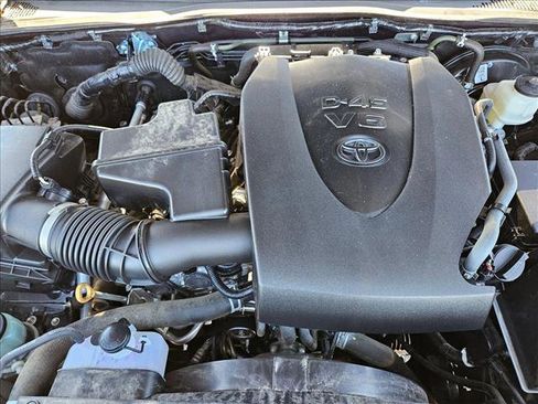 Used 2022 Toyota Tacoma SR image 19